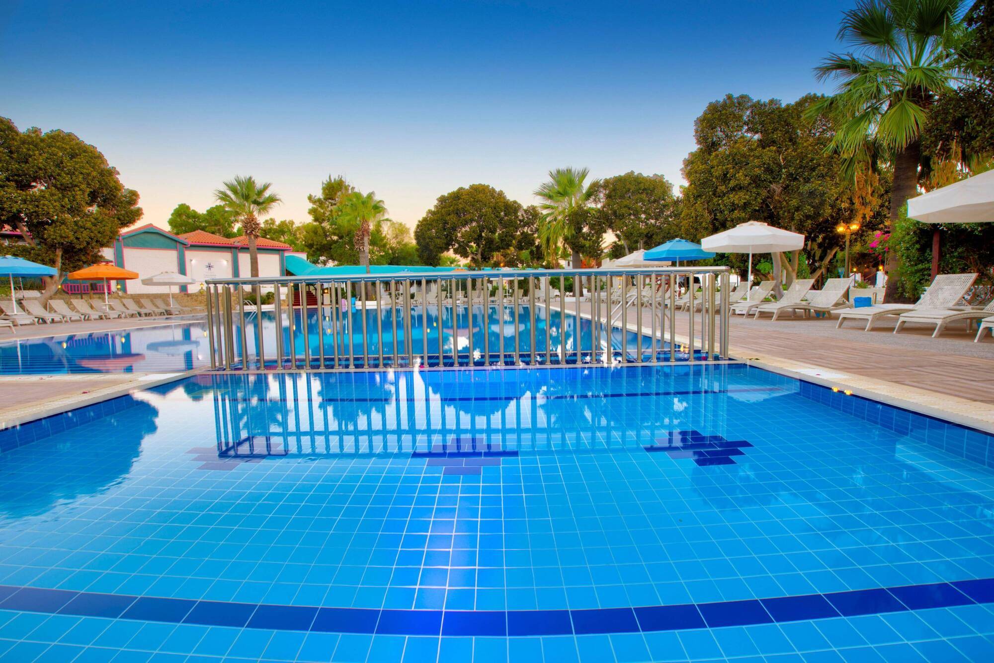 Merit Cyprus Gardens Holiday Famagusta  Buitenkant foto