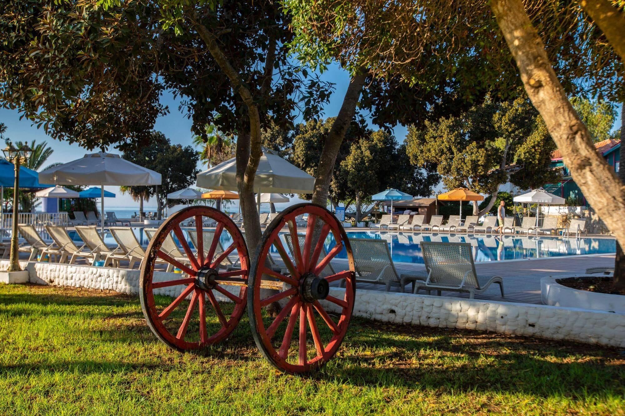 Merit Cyprus Gardens Holiday Famagusta  Buitenkant foto