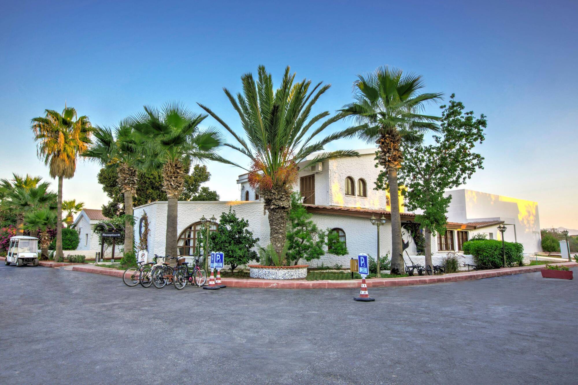 Merit Cyprus Gardens Holiday Famagusta  Buitenkant foto